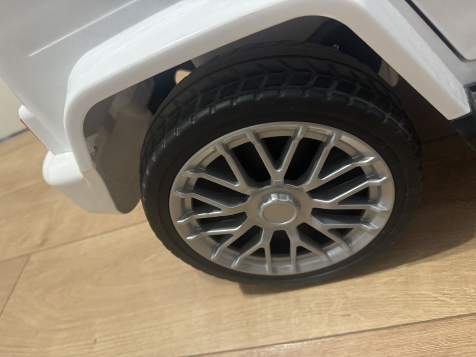 Детская машина на пульте Мерседес