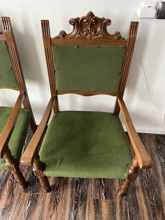 Vand 2 scaune vechi import Italia