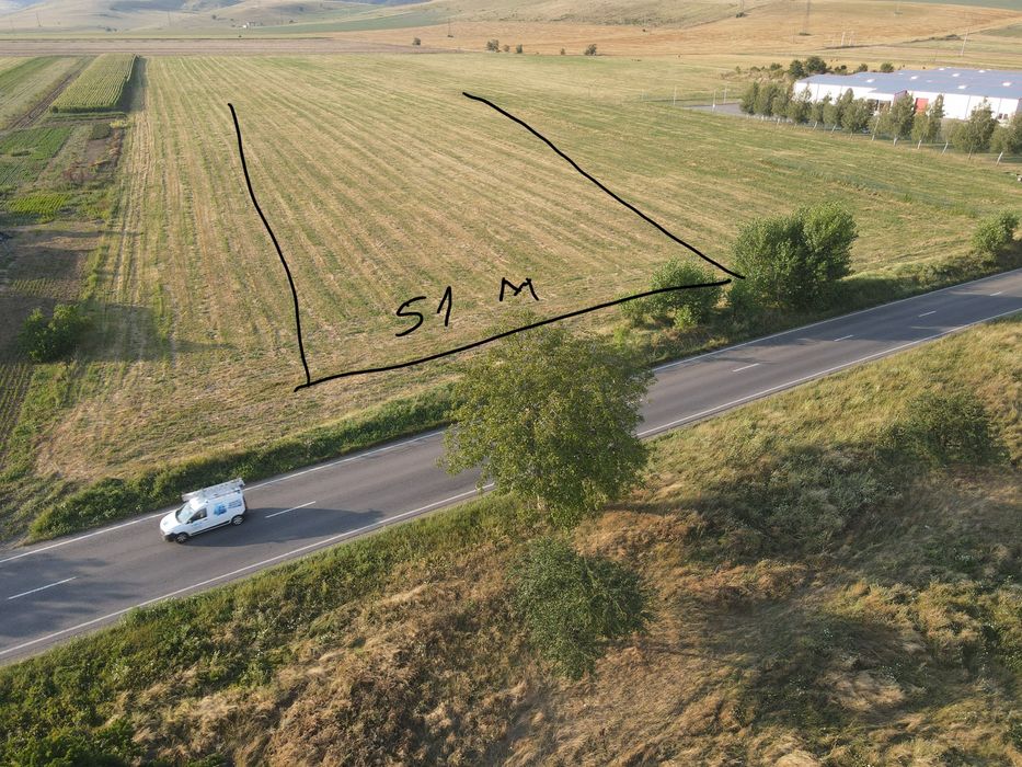 17000 mp intravilan,  65 m latime, zona C Romanului- Sala Polivalenta