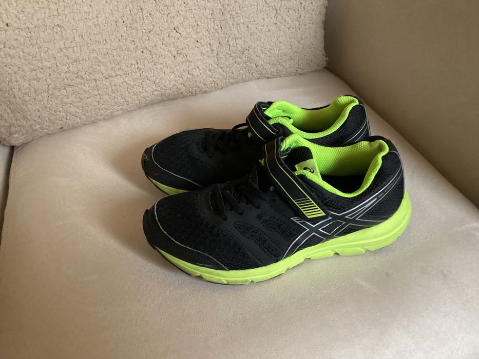 Vans  N34 и Asics 32 ,5 Adidas 29 ,