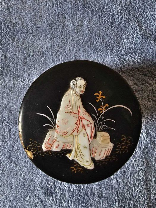 Антикварная шкатулка.