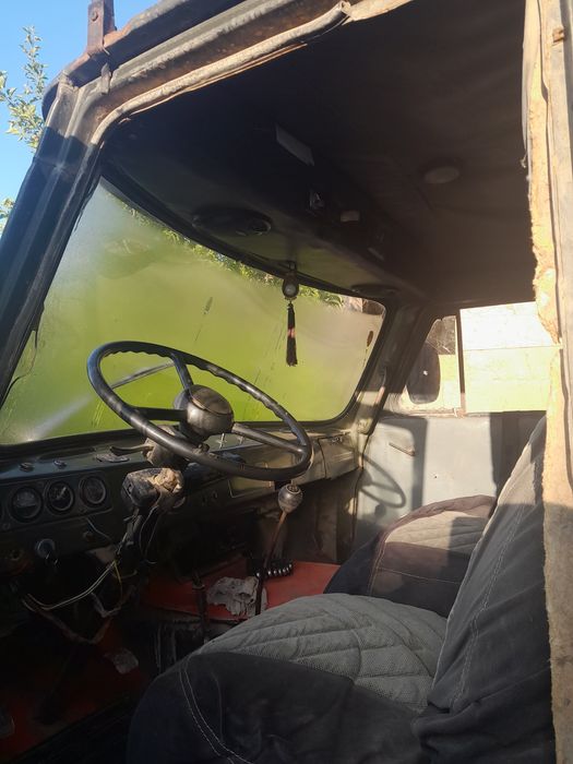 Мошина яхши юради