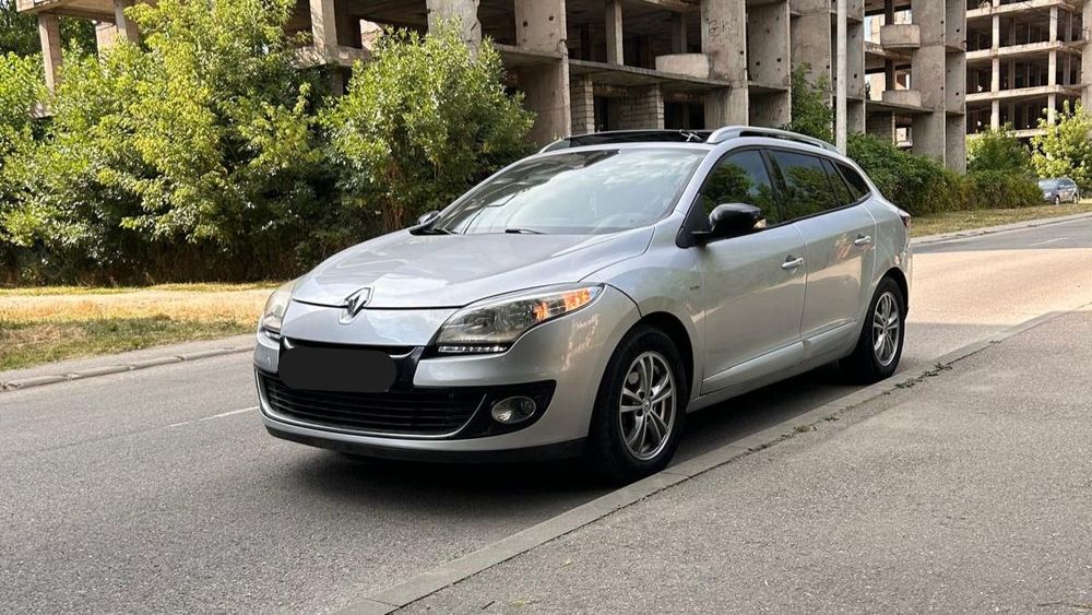 Renault Megane RENAULT MEGANE GRANDTOUR 1.5dci BOSE EDITION 110 aproape full option