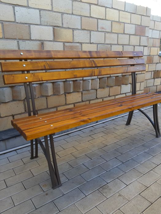 Лавочка. Скамейка.