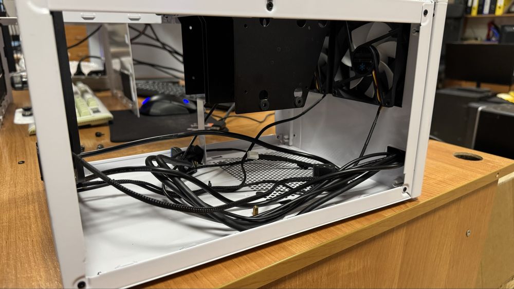 Корпус mini-ITX Fractal Design Node 304 (Черный) — Премиум компакт