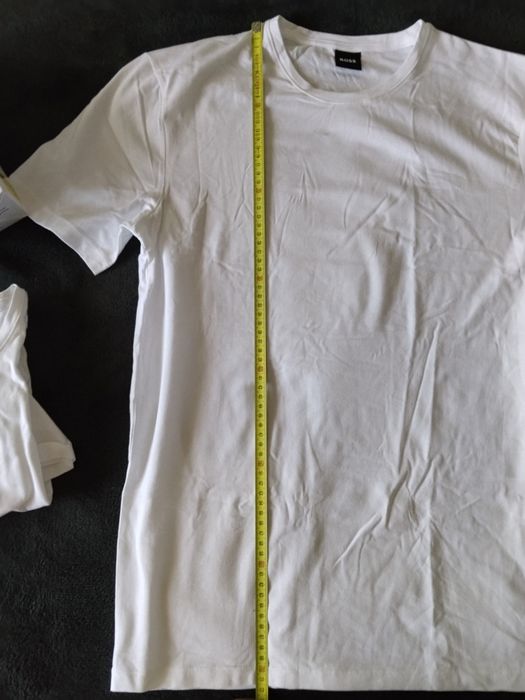 BOSS set 2 tricouri bărbătești slim fit albe cu logo mic pe braț mărimea L noi originale