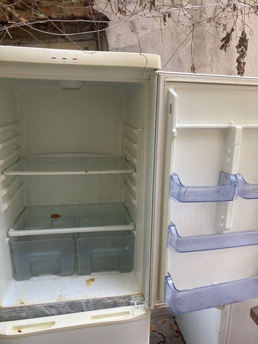 Хладилник с фризер