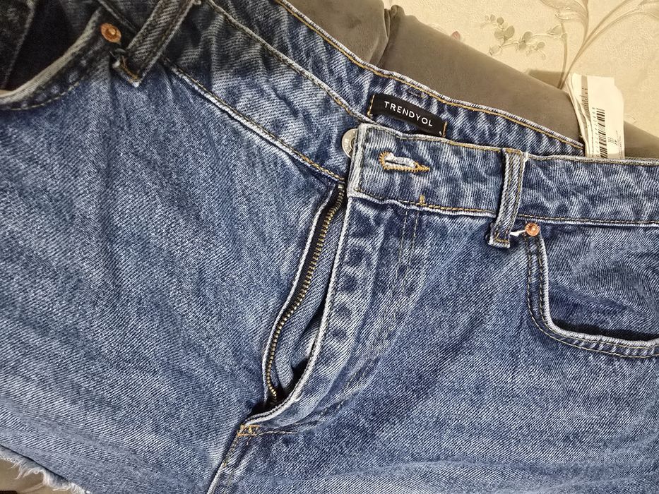 Pantaloni scurti din denim femei