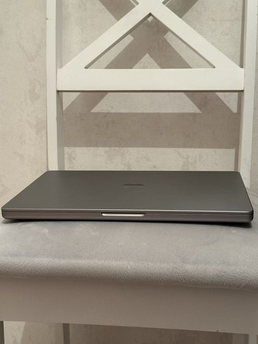 MacBook Pro 14 (M3, 8 ГБ / 512 ГБ)