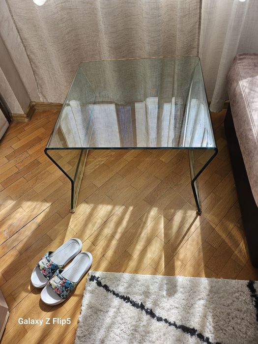 Стъклена холна маса