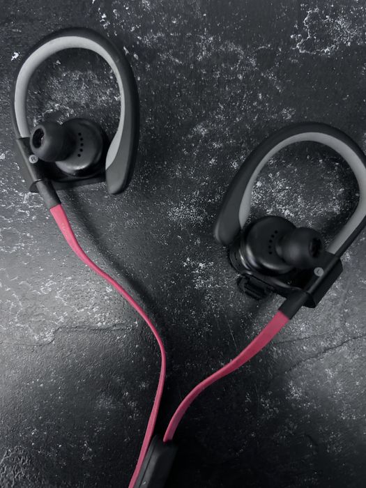 Căști Wireless Beats Powerbeats 3 – Negru/Roșu (Ediție Specială Defiant Black-Red)