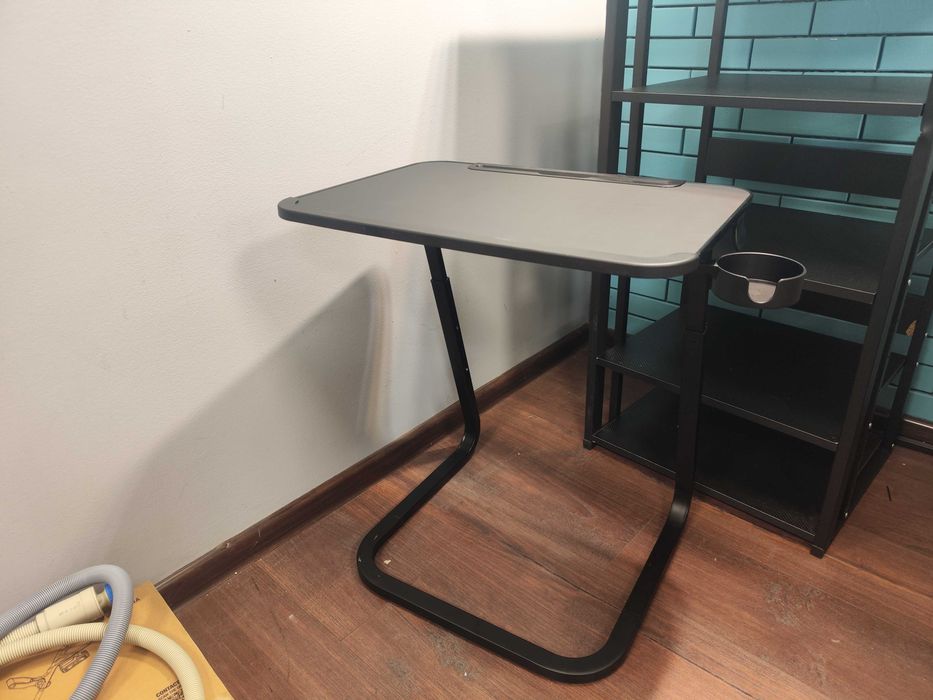 SAIJI помощна маса с регулируема височина и поставка за чаша