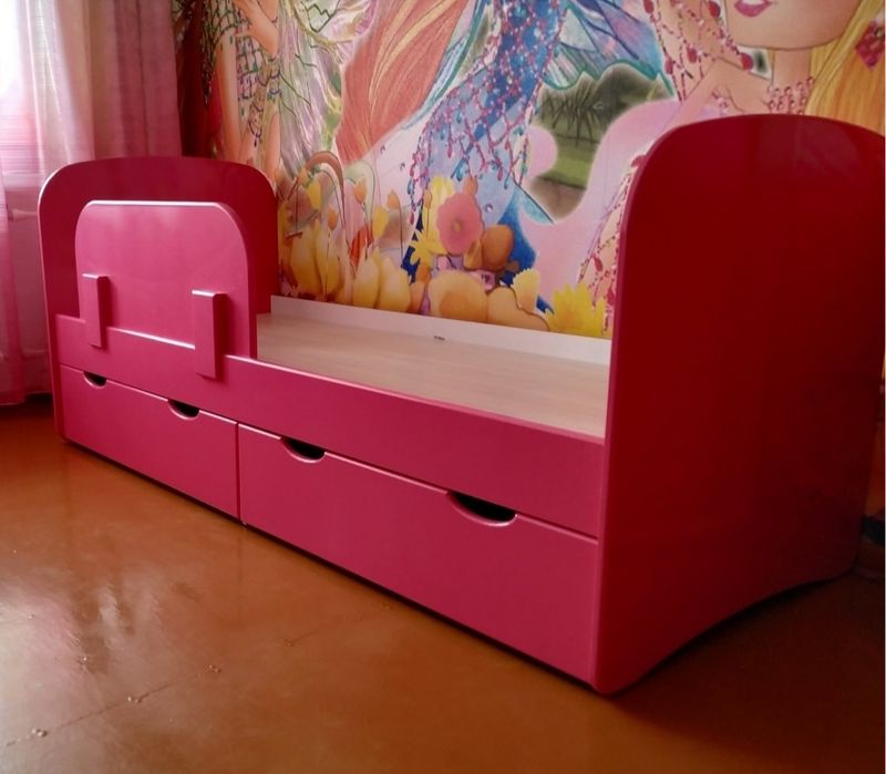 Продам спальню для девочки