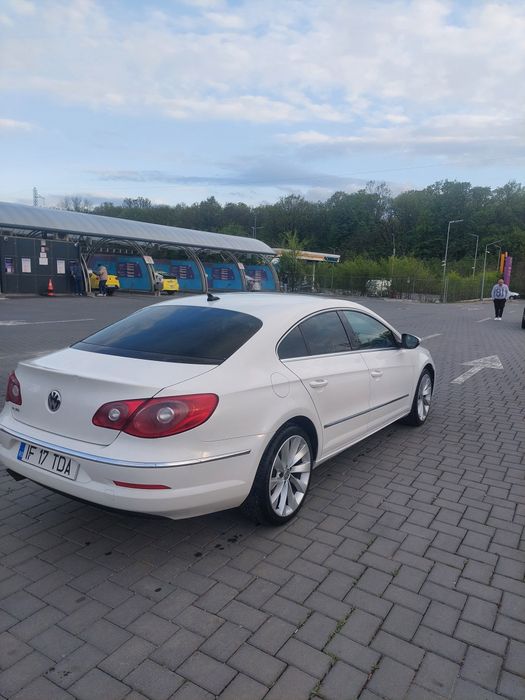 Vând Volkswagen Passat CC