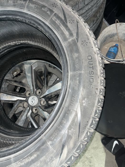 Продаю шины 2 штук