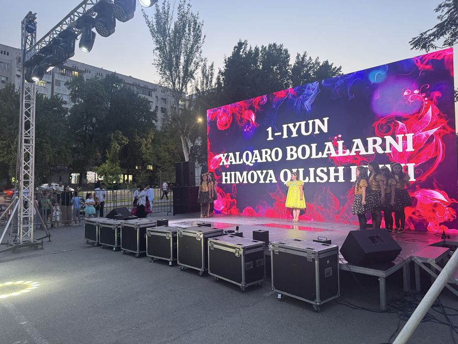 LED ekran, ishlaydigan chiziq, media fasad olinda adashmang