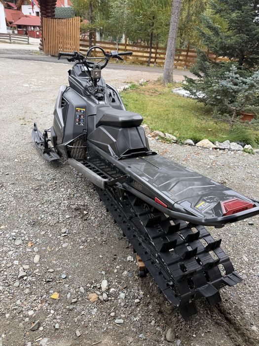 Snowmobil Polaris Khaos 2023