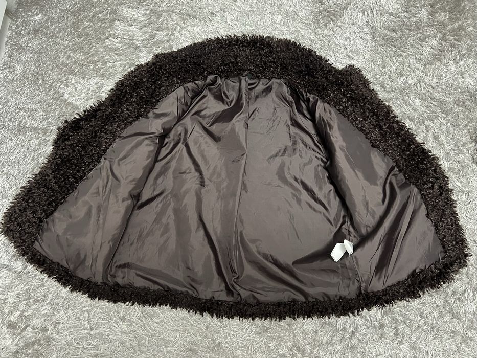 Кафяво дамско яке.