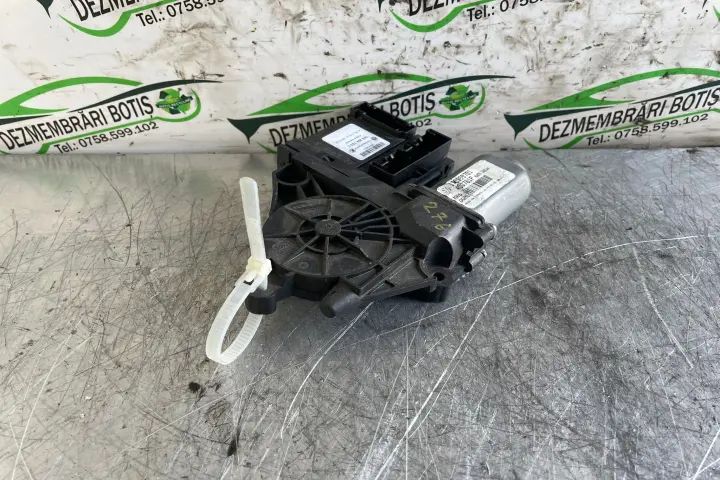 Motoras macara geam fata stanga 400781P Volkswagen VW Caddy 2006