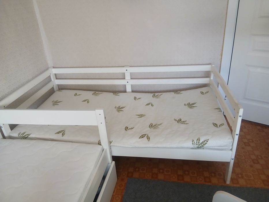 Детская кровать б/у