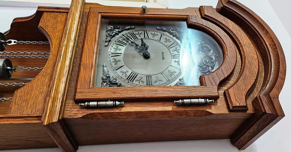 Ceas de perete cu pendul si 3 greutati Hermle-Westminster
