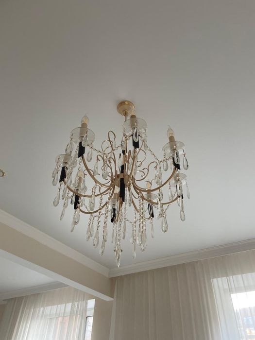 Продам люстру в отличном состоянии