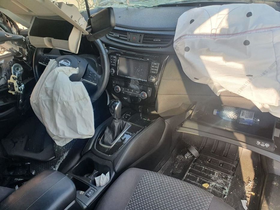 Mocheta portbagaj rulou bare longitudinale bloc lumini Nissan x-trail T32 motor 1.3dig-t HR13DDT dezmembrez