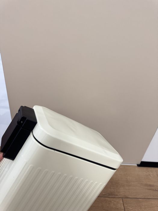 Новые мусорки, ведро