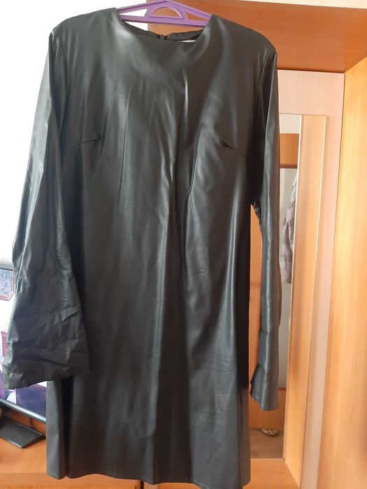 Продам вещи (платья)