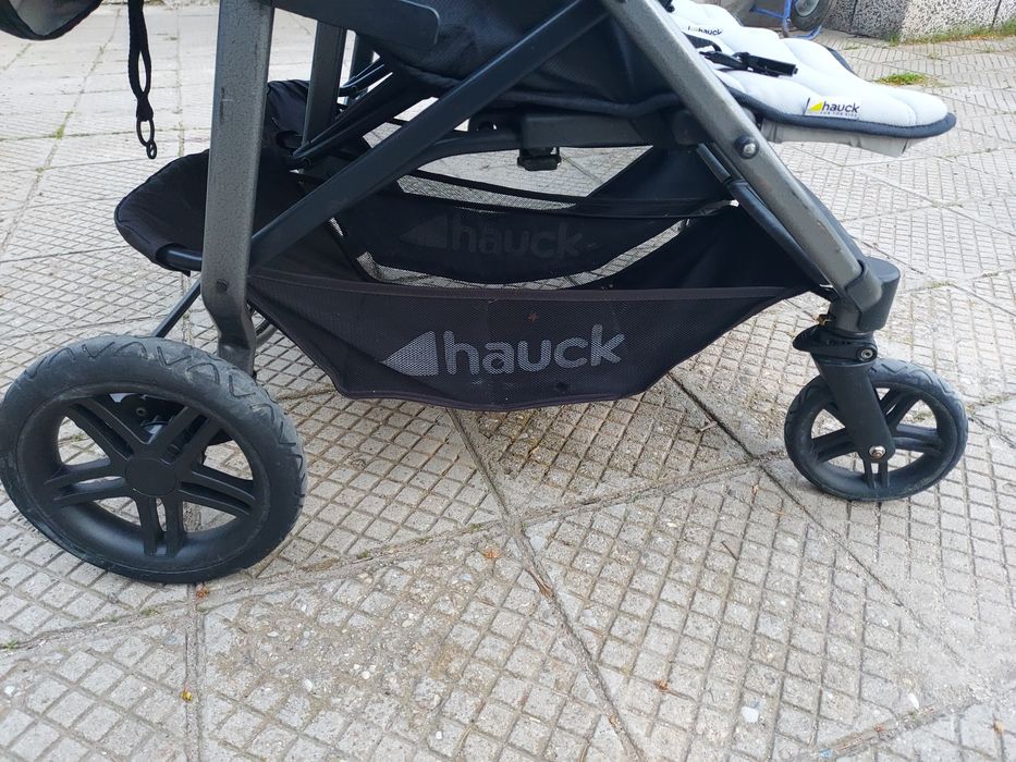 Количка за близнаци HAUCK