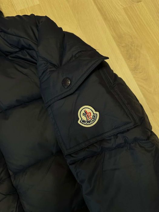 Moncler Maya Яке Чисто Ново