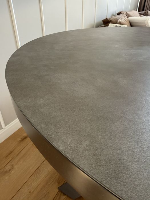 Masa dining extensibila maro/neagra din metal
