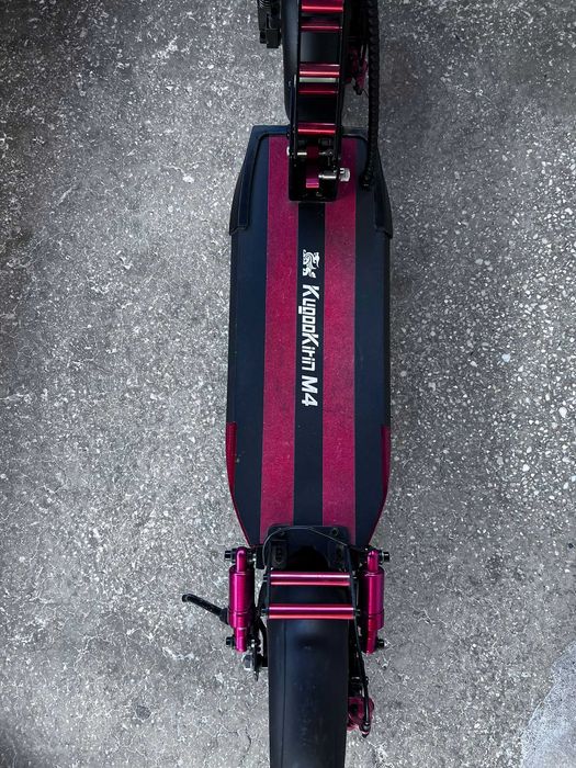 Vând trotinetă electrică KuKirin M4, în stare bună de funcționare.