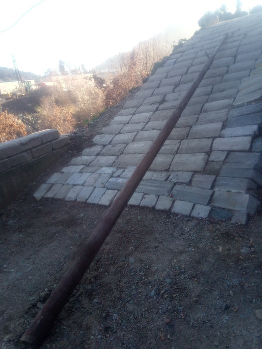 Метален    стълб