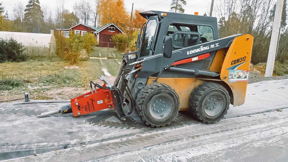 Гидромолот Impulse 100 L Classic на мини-погрузчик JCB SSL 175