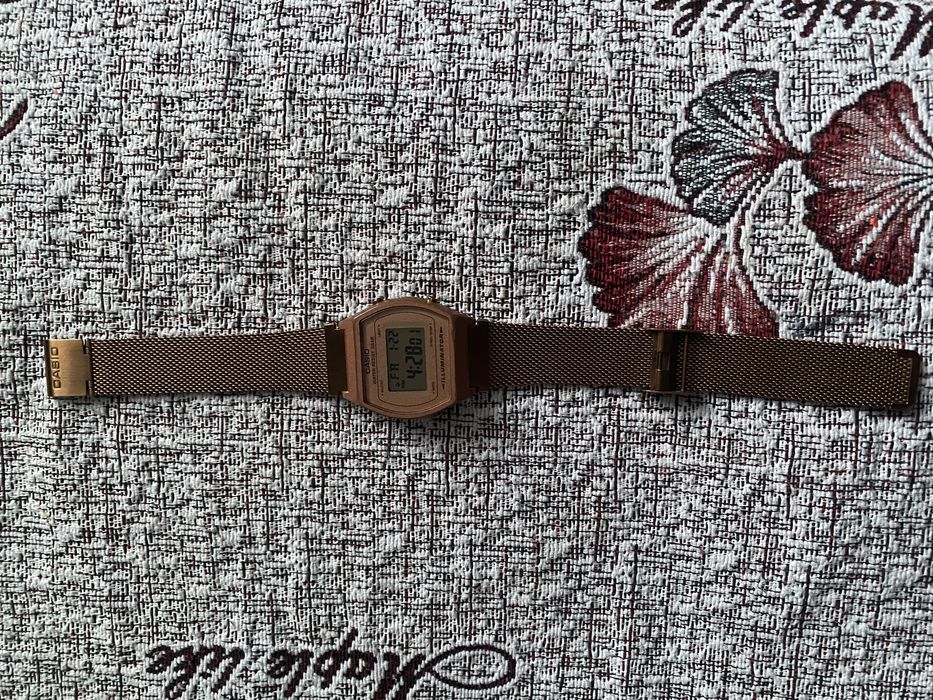 Продам часы Casio оригинал,15к