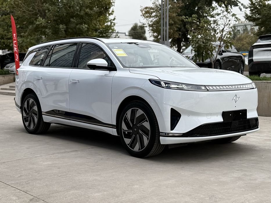 Dongfeng EP008 636 KM EV ULTRA