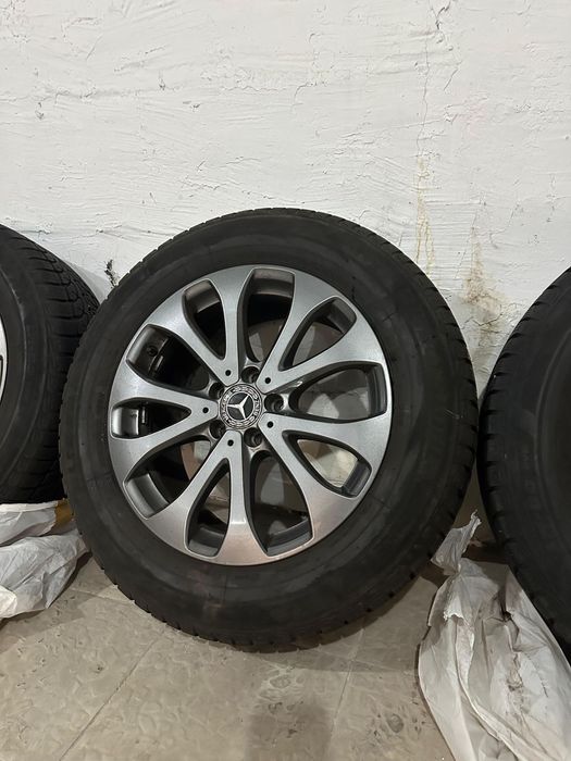 Vand urgent Jante cu anvelope de iarna R18 si stop sp .dr.pt.glc coupe