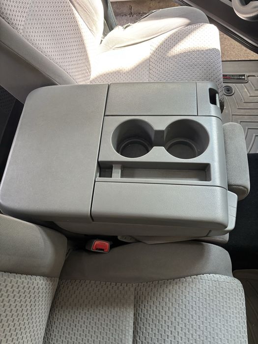 Салон за toyota tundra кабина и половина