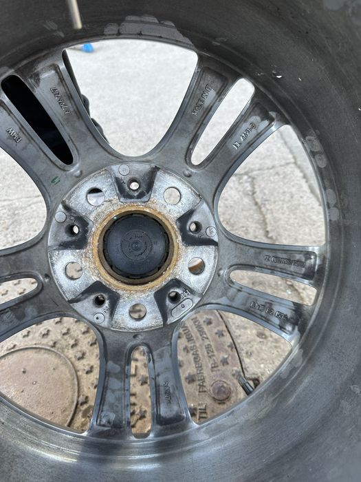 Vand jante pe 18 cu anvelope pirelli iarna 225-45-18
