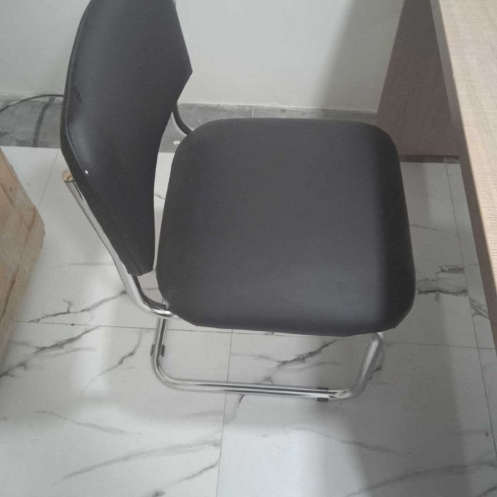 Продается стол и стул