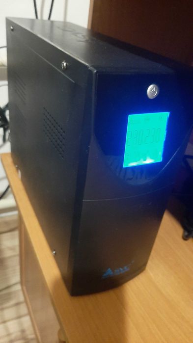 Бесперебойник SVC V-1500 LCD usb