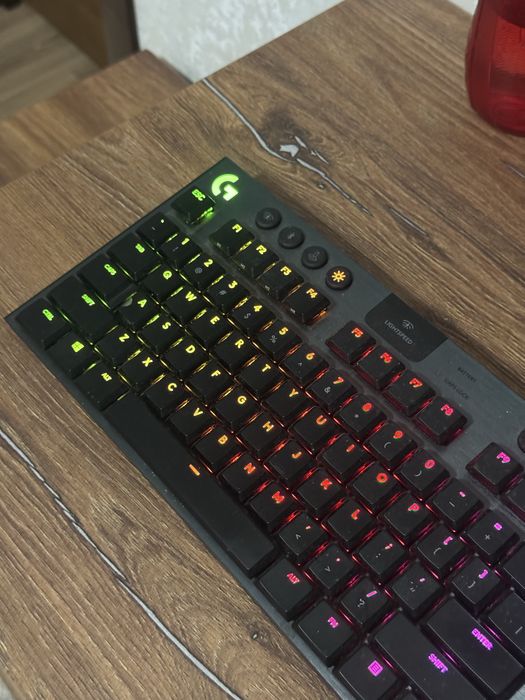 Клавиатура Logitech G913 TKL черный