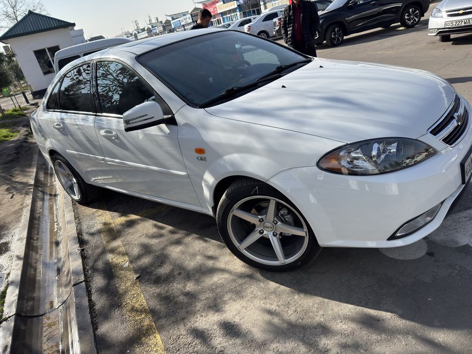 Gentra lacceti navarot mers qilingan holati idyal srochni sotiladi