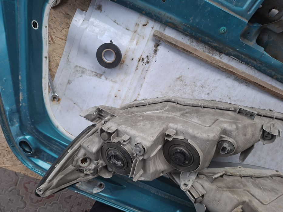 Фары на камри 35