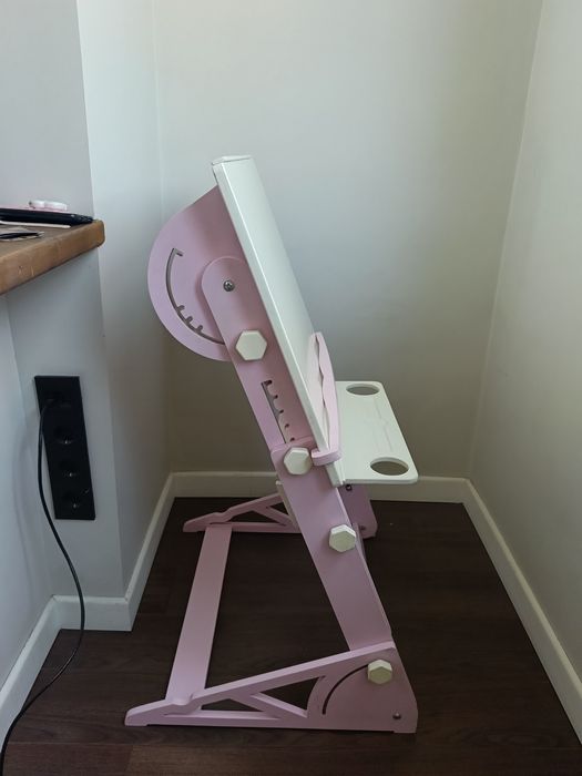 Продам растущий стол и стул