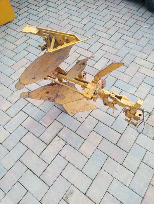 Plug pentru motocultor