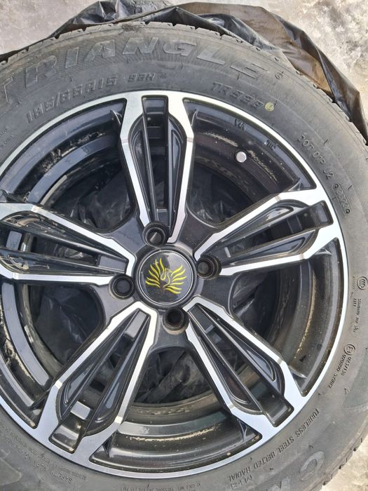 Продам комплект летней резины с дисками