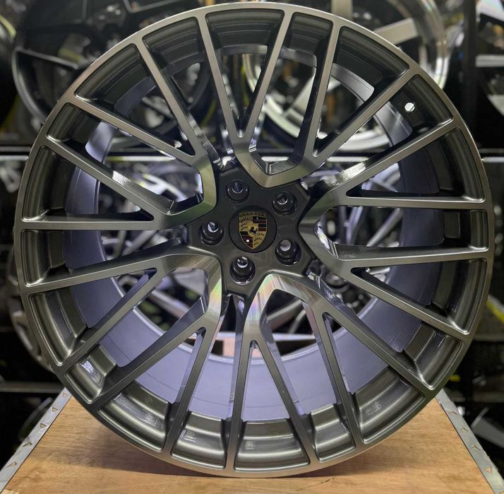 Новые авто диски R21  Porsche разно широкие