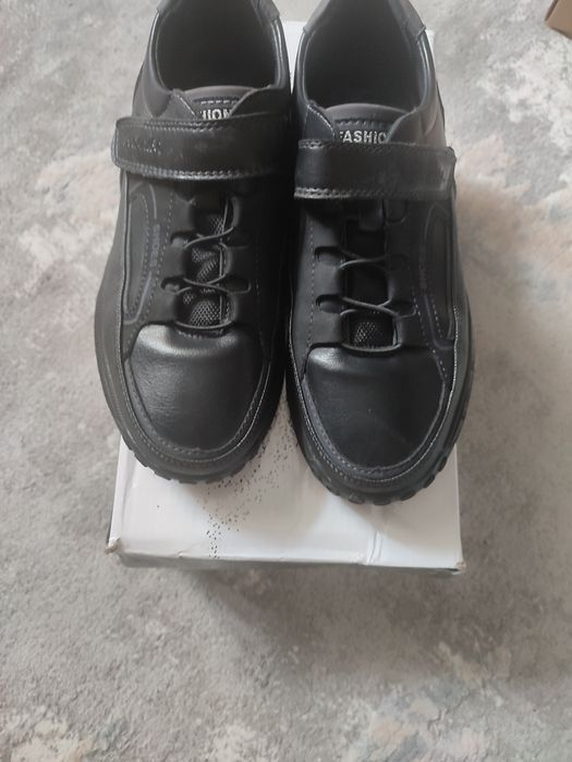 Продам обувь для подростка